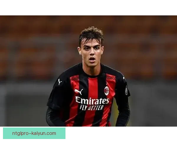 马尔蒂尼技术细节分析：他在防守中的表现稳健，值得关注。